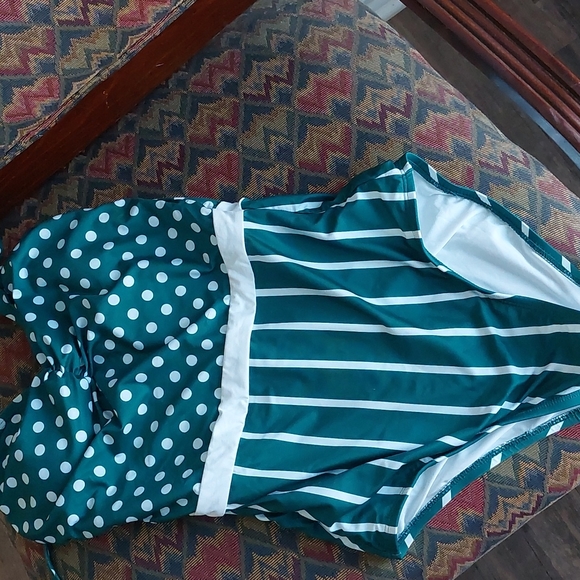 Modcloth swimsuit - Picture 5 of 12